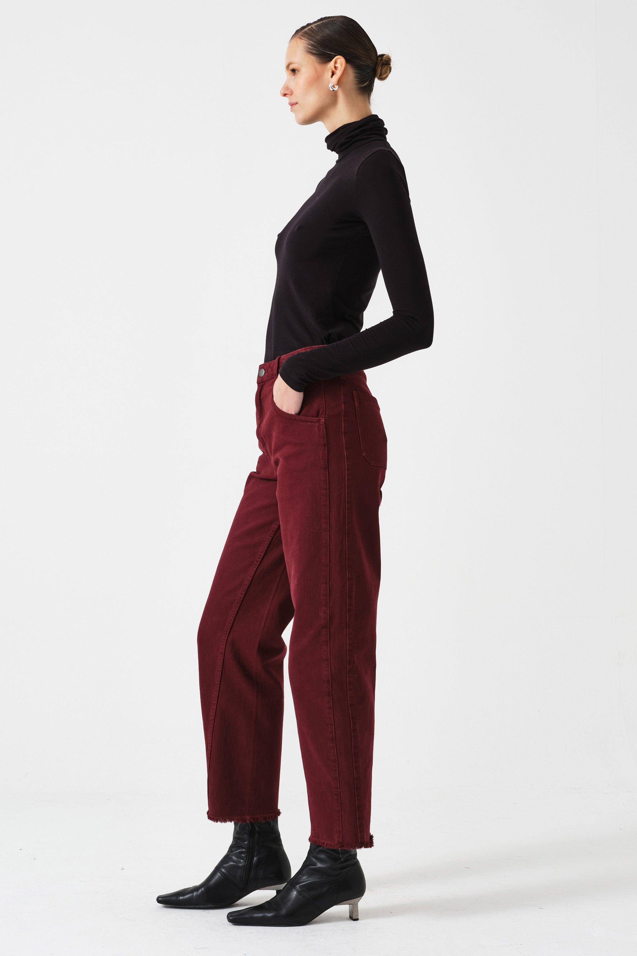 Bo Barrel Leg Twisted Jean in Mulberry