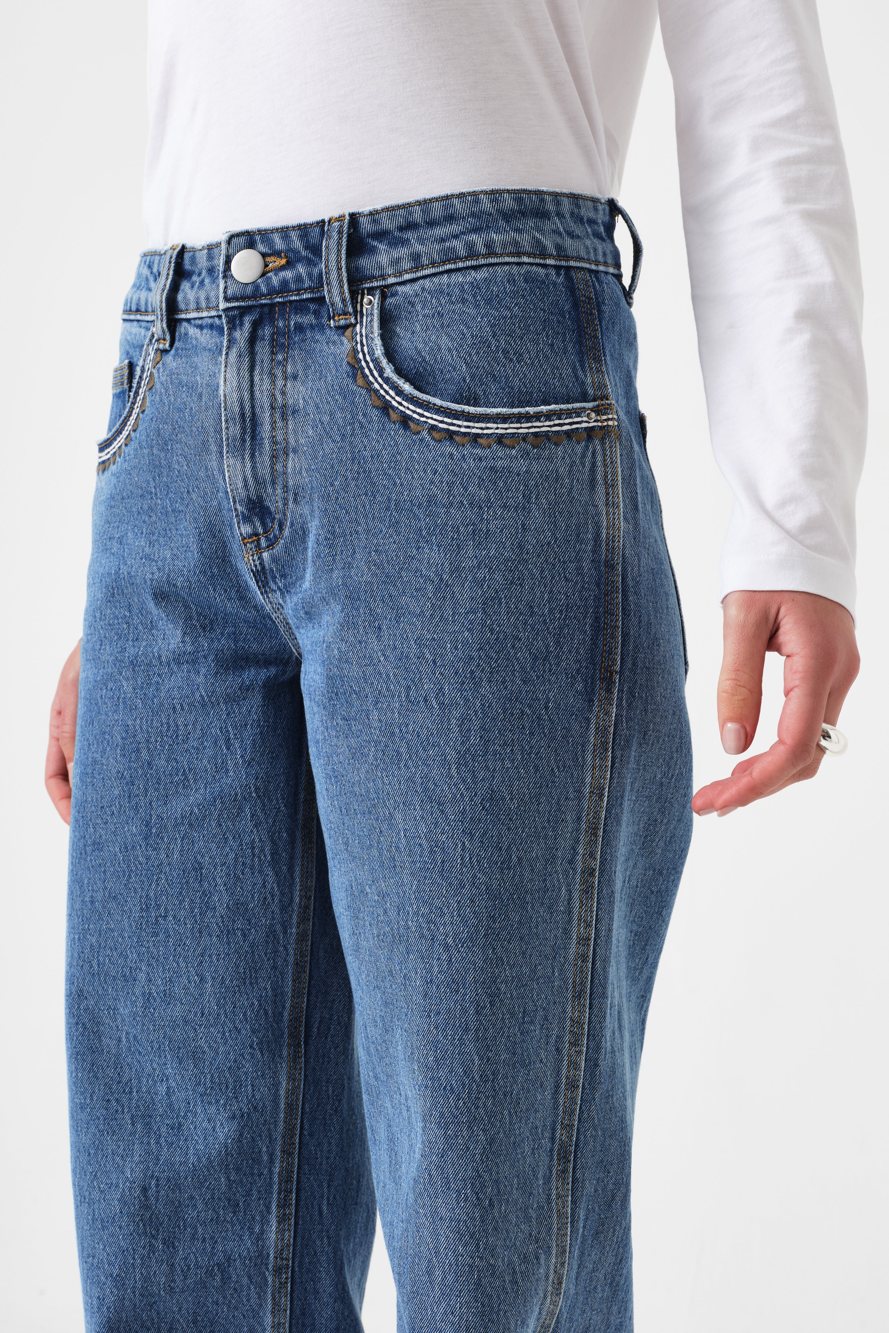 Cara Straight Leg Jean in Rodeo
