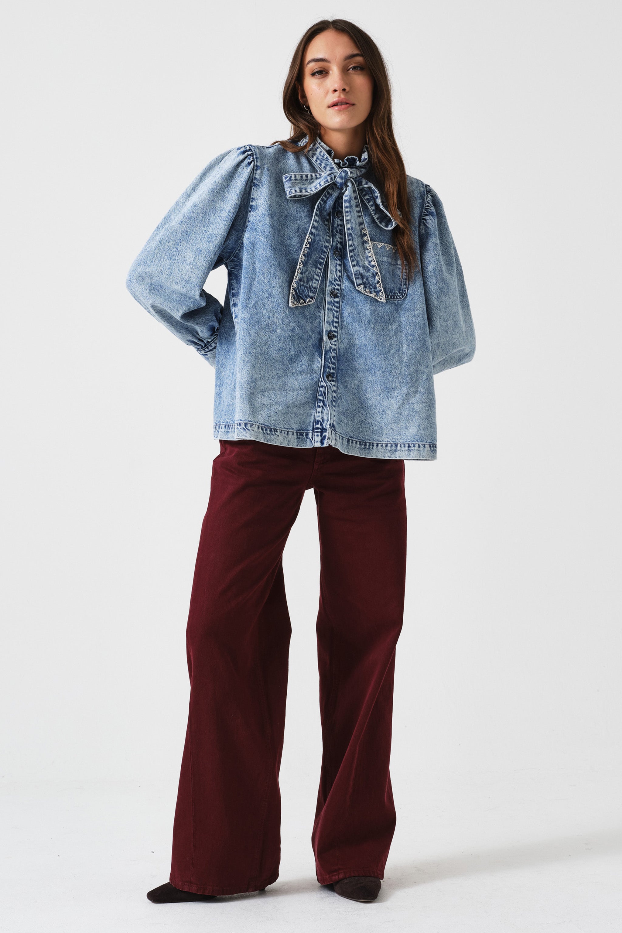 Gracie Twisted Low Rise Jean in Mulberry